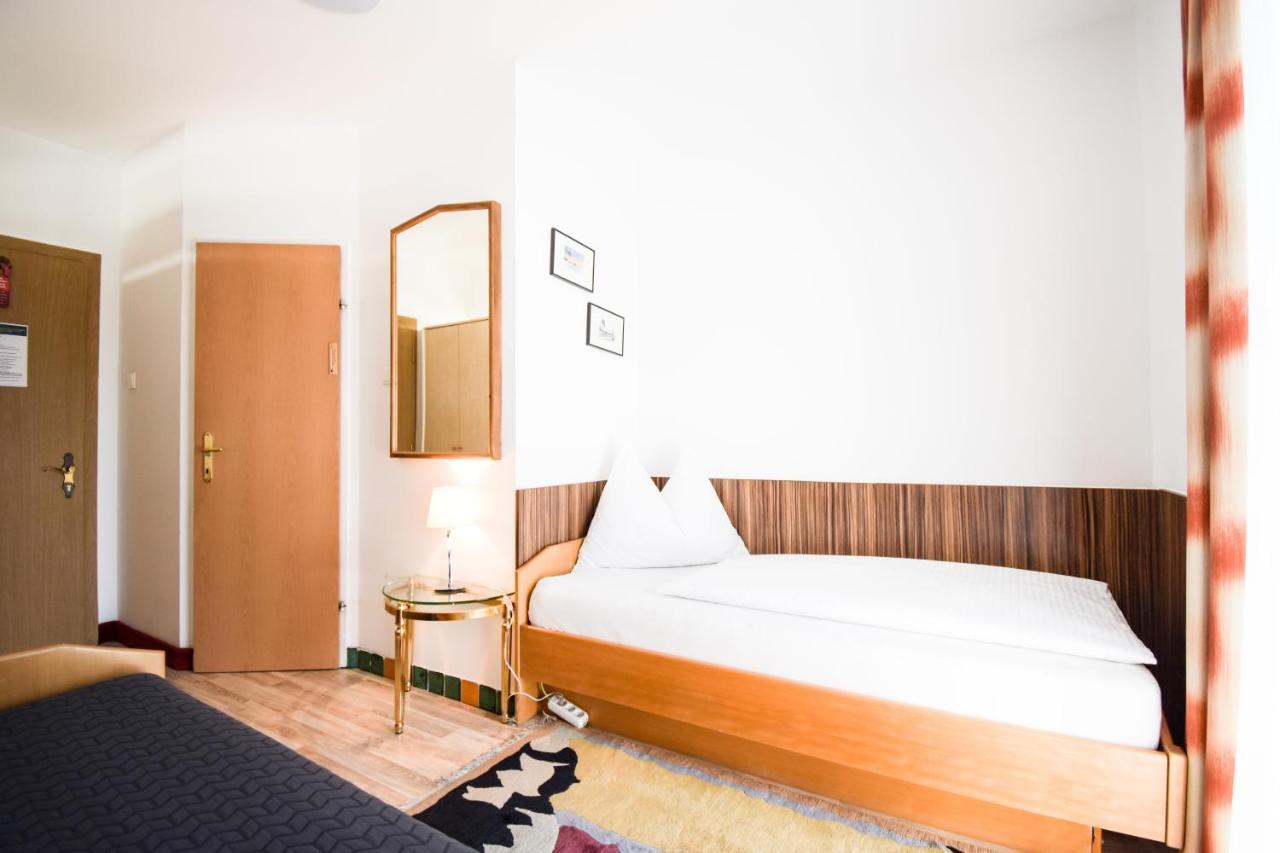 Gartenhotel Garni Pension B&B Інсбрук Екстер'єр фото